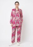 white and dark pink scalloped sets