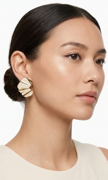 Scalloped Shell Design Earing